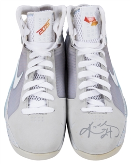 2008 Kobe Bryant Autographed Sneakers (Beckett)